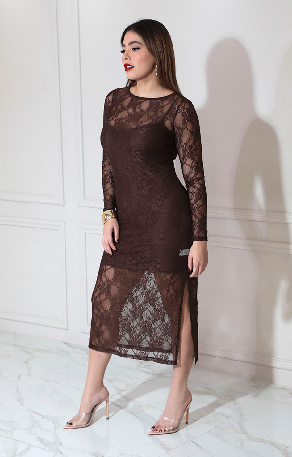 Vestido café de encaje