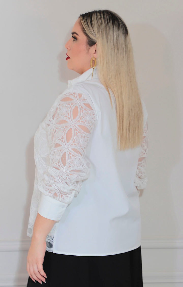 Blusa blanca de guipiur