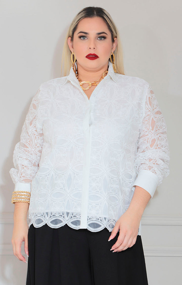 Blusa blanca de guipiur