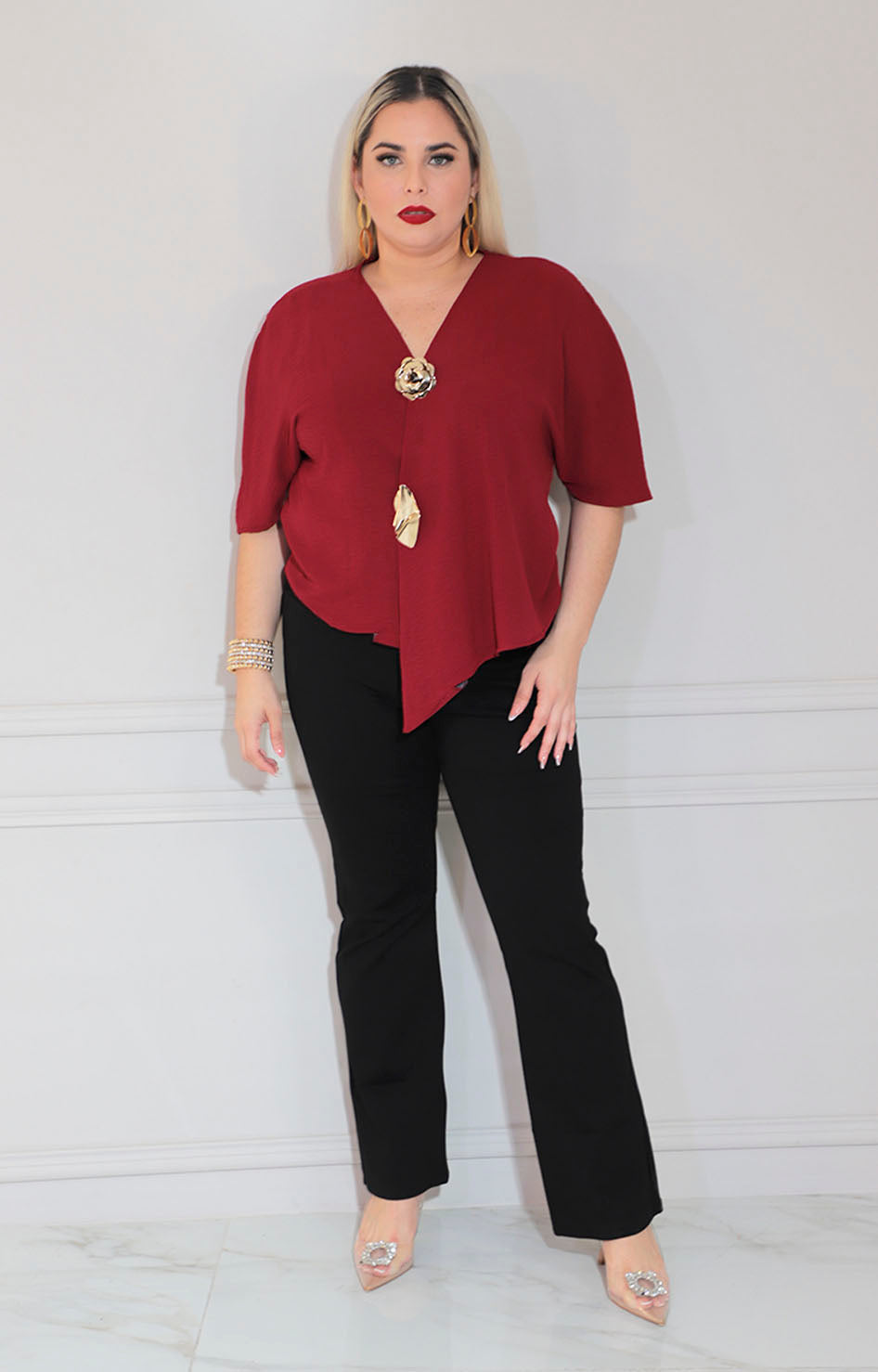 Blusa vino con broches