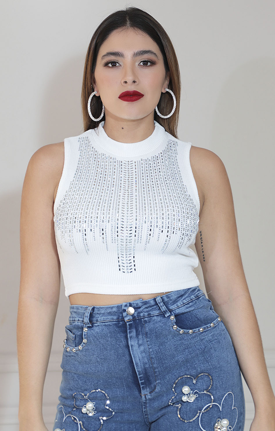 Blusa blanca con brillos