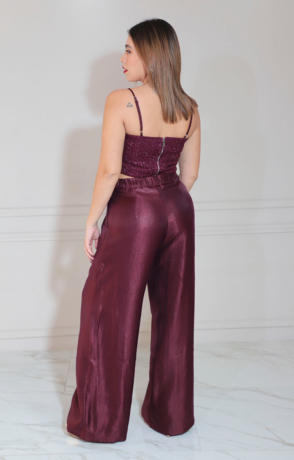 Conjunto formal vino