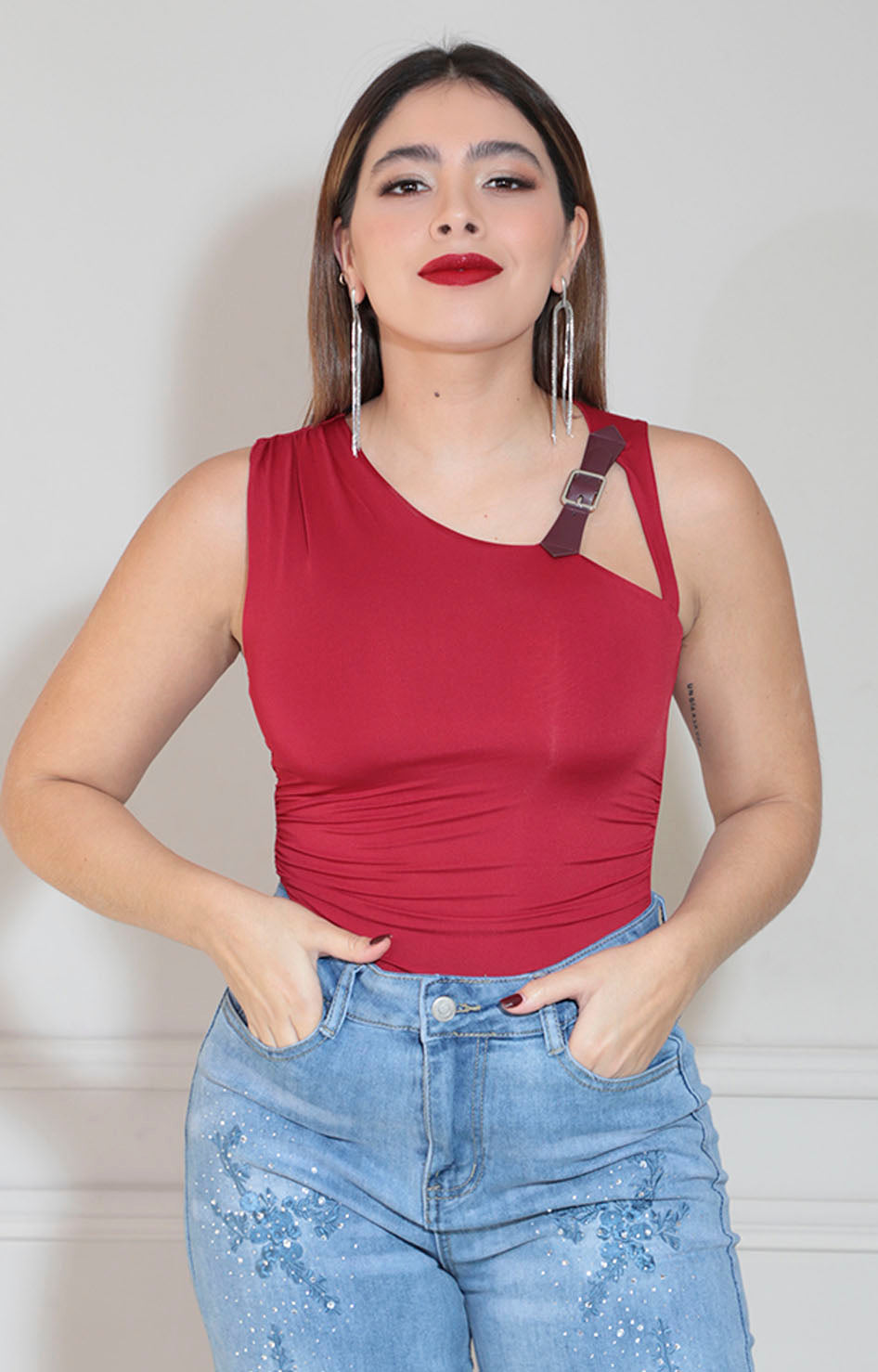 Pantiblusa roja
