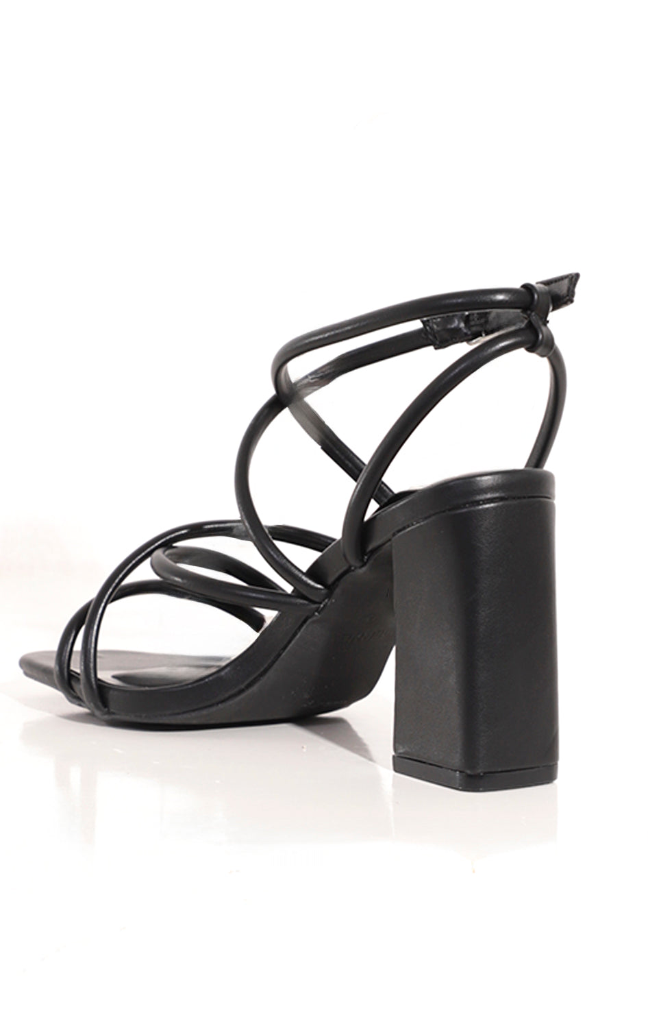 Zapatilla negra con lazos delgados - ZAPATO Boutiquemirel 