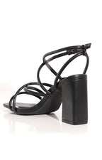 Zapatilla negra con lazos delgados - ZAPATO Boutiquemirel 