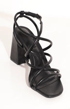Zapatilla negra con lazos delgados - ZAPATO Boutiquemirel 