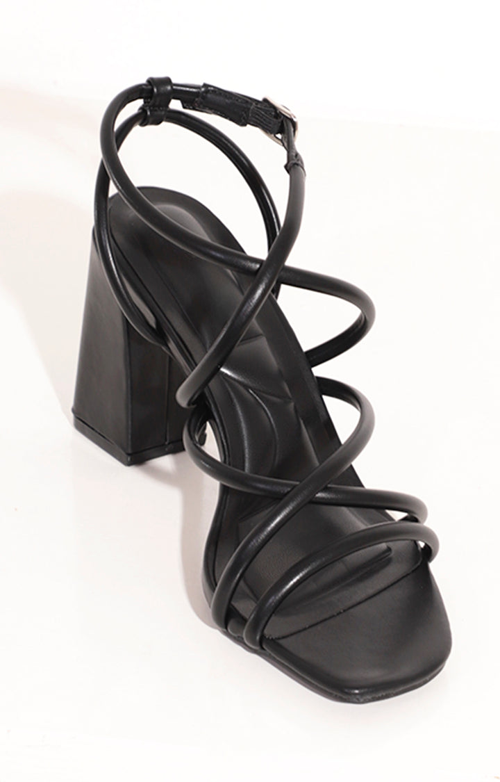 Zapatilla negra con lazos delgados - ZAPATO Boutiquemirel 