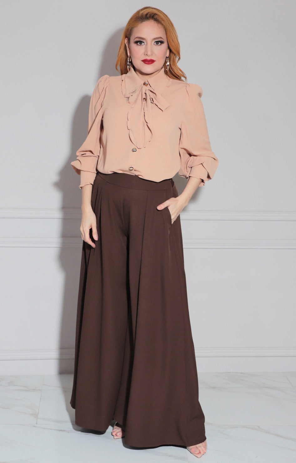 Blusa beige con lazo