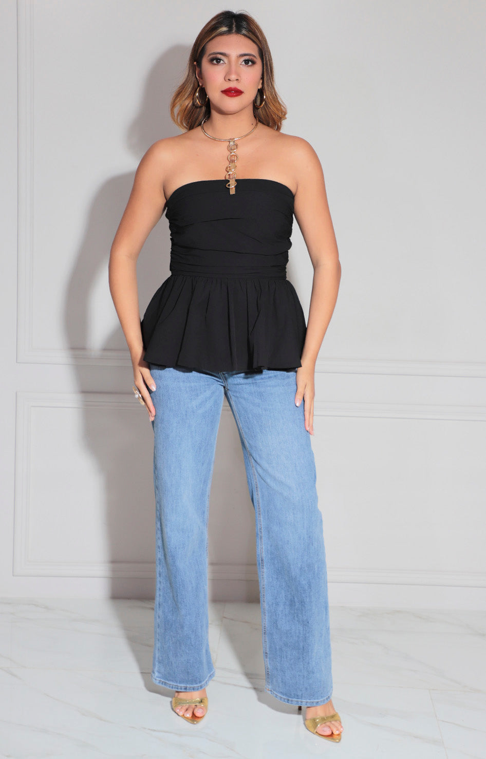 Blusa negra strapless