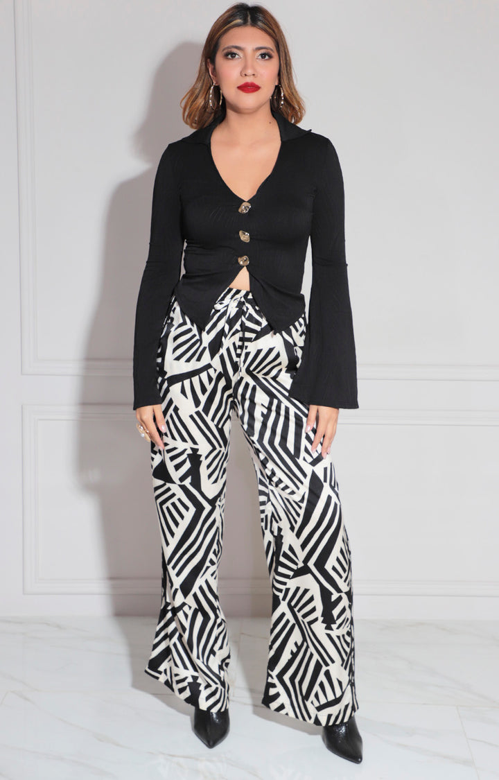 Blusa negra con manga larga