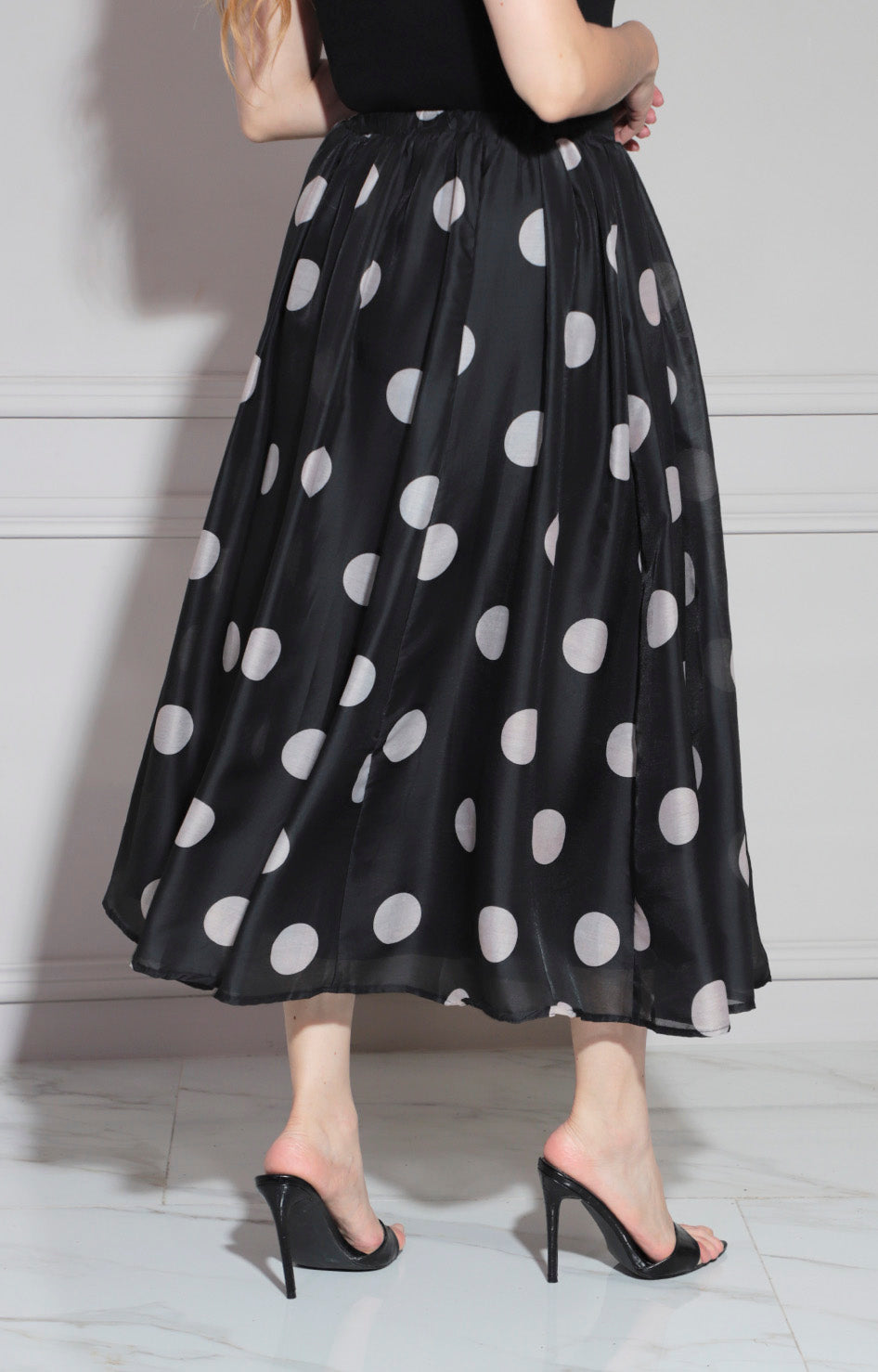 Falda negra estampada