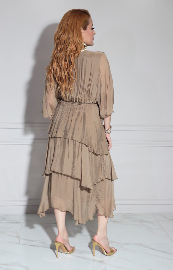 Vestido de seda beige