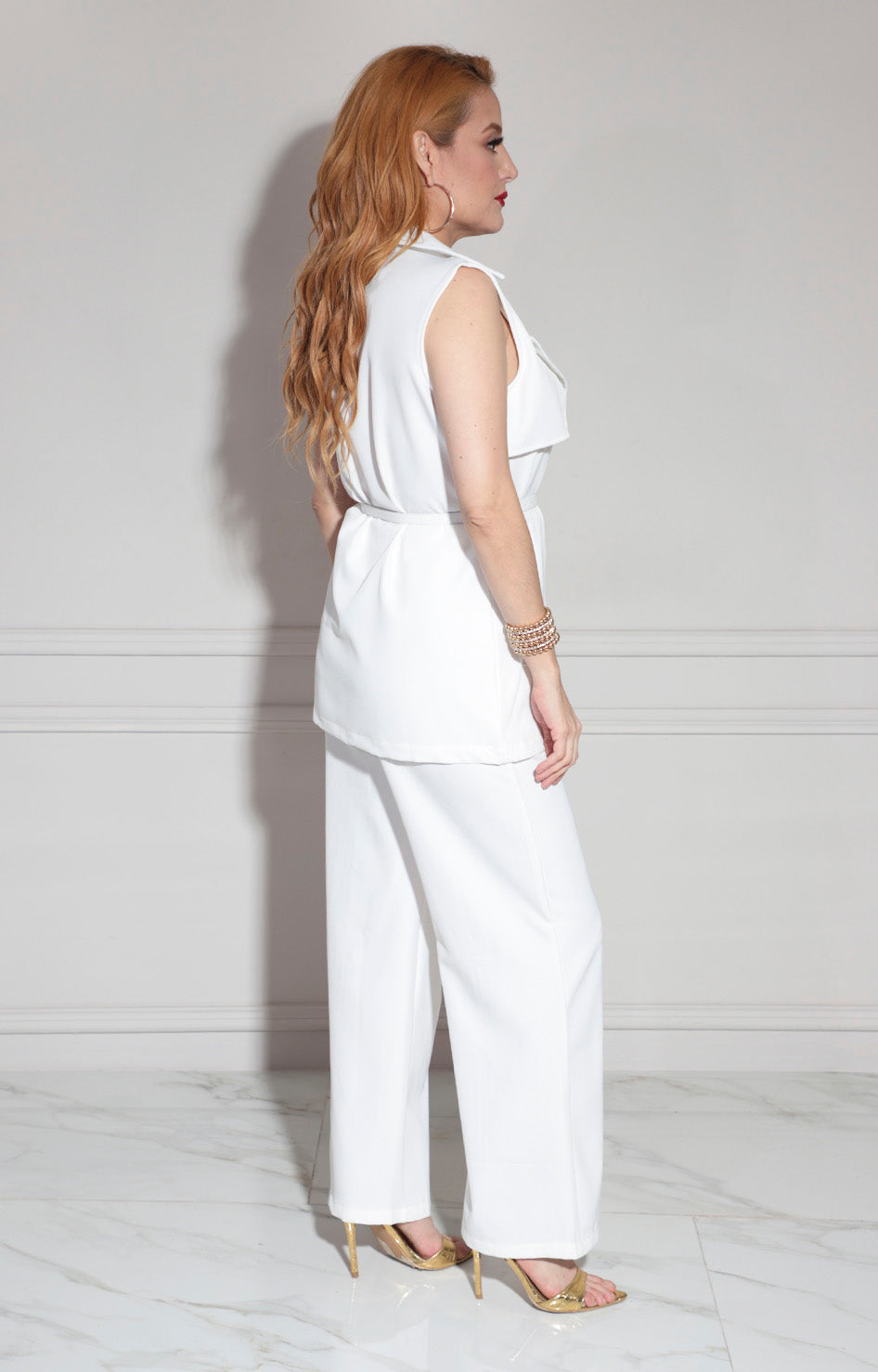 Conjunto blanco con cinturón