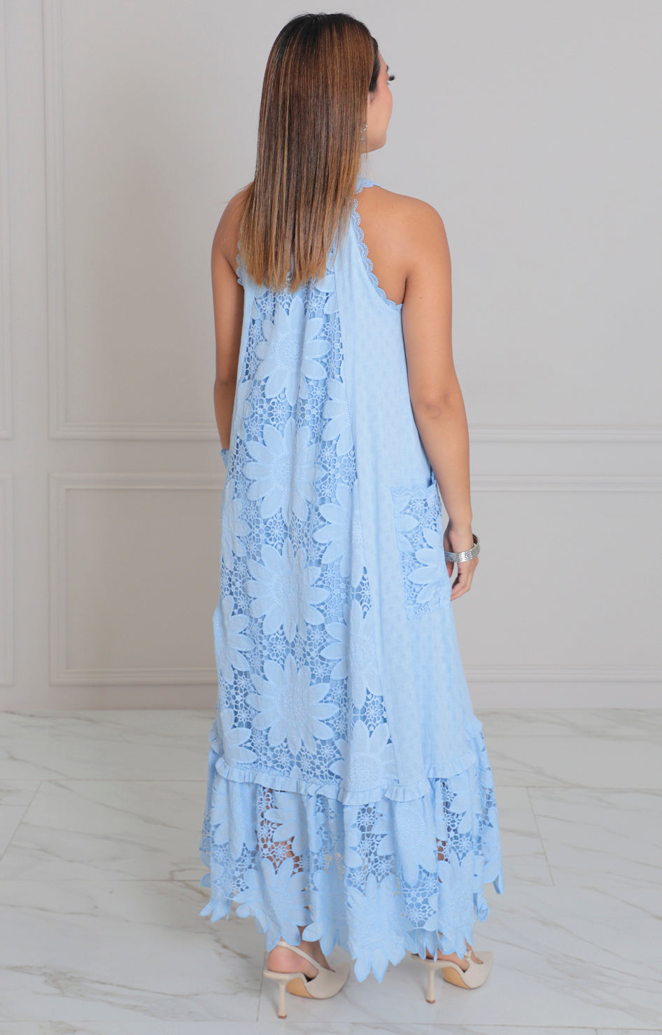 Vestido azul halter con bordado - VESTIDO LARGO REGULAR Boutiquemirel 