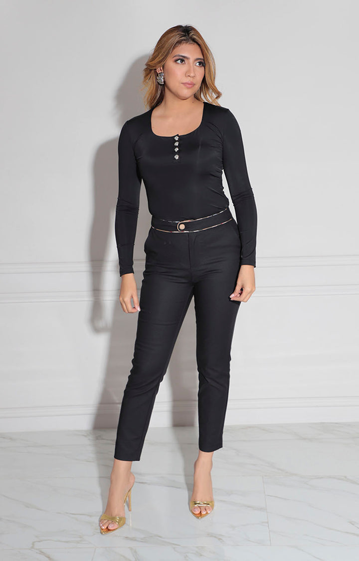Pantalón negro con botón