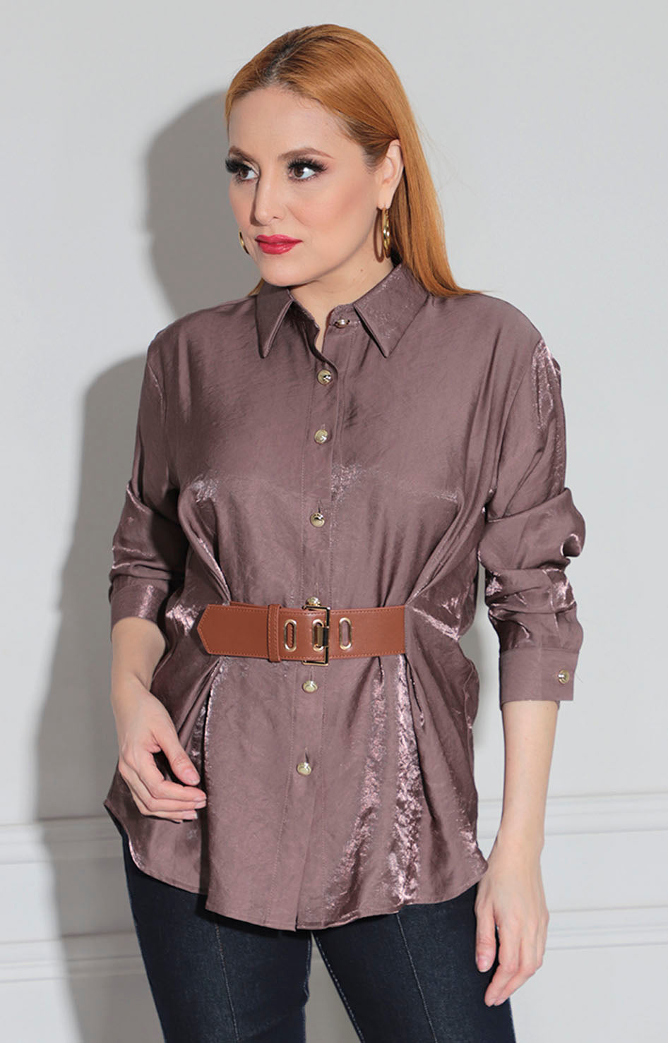 Blusa café con cinturón