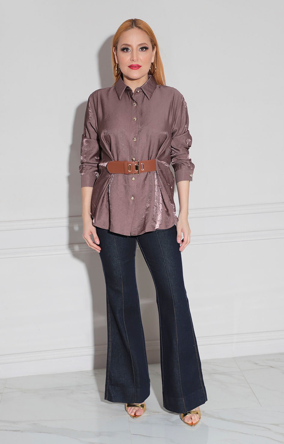 Blusa café con cinturón