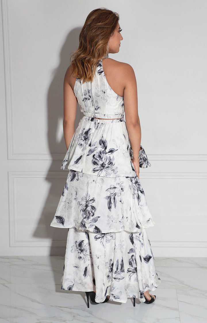 Conjunto beige con flores