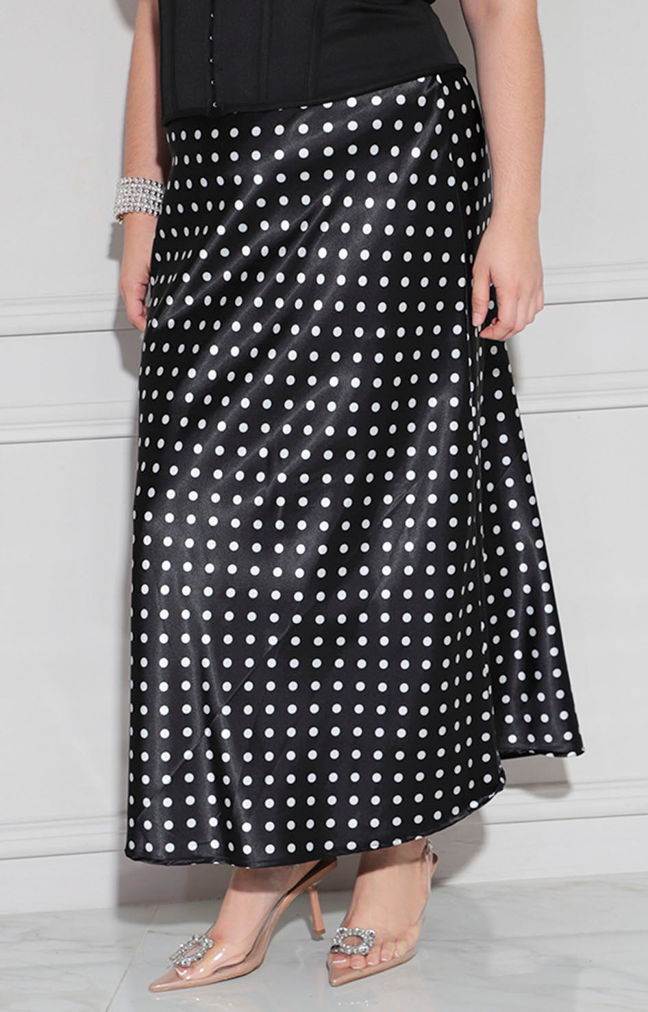 Falda negra polka-dots