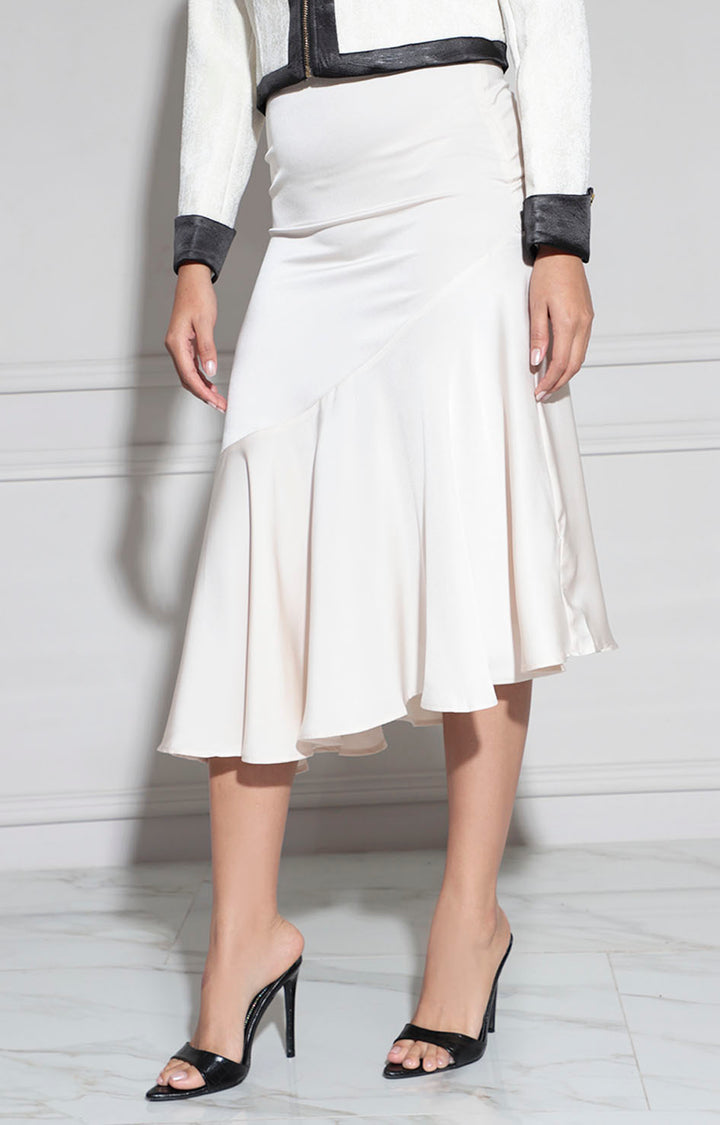 Falda beige asimétrica