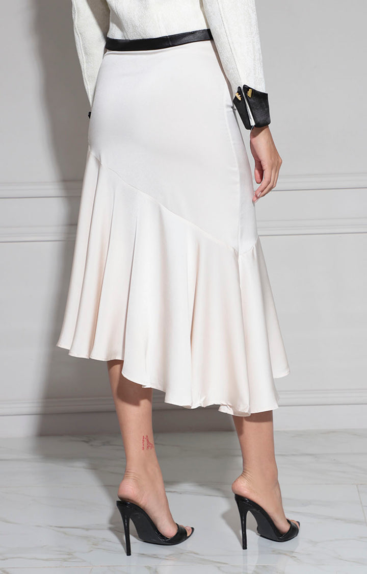 Falda beige asimétrica