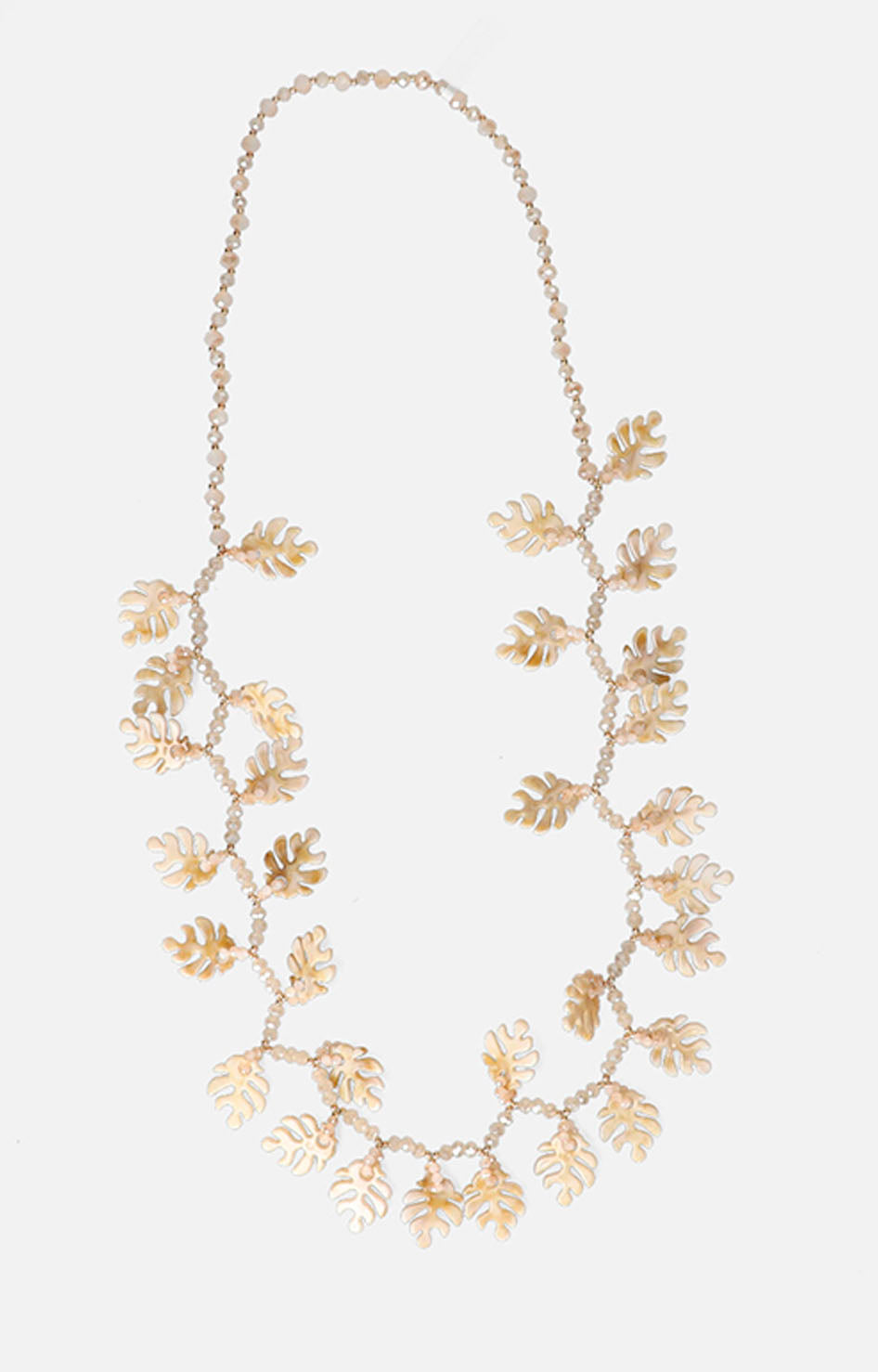 Collar beige con dijes - COLLAR Boutiquemirel 