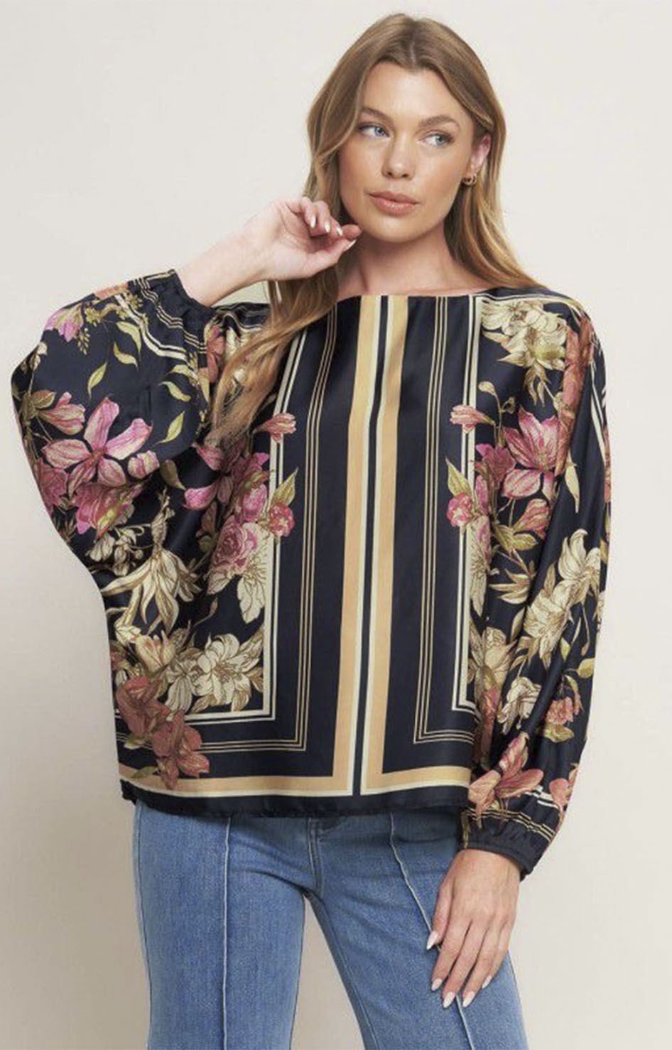 Blusa negra con flores - BLUSA Boutiquemirel 