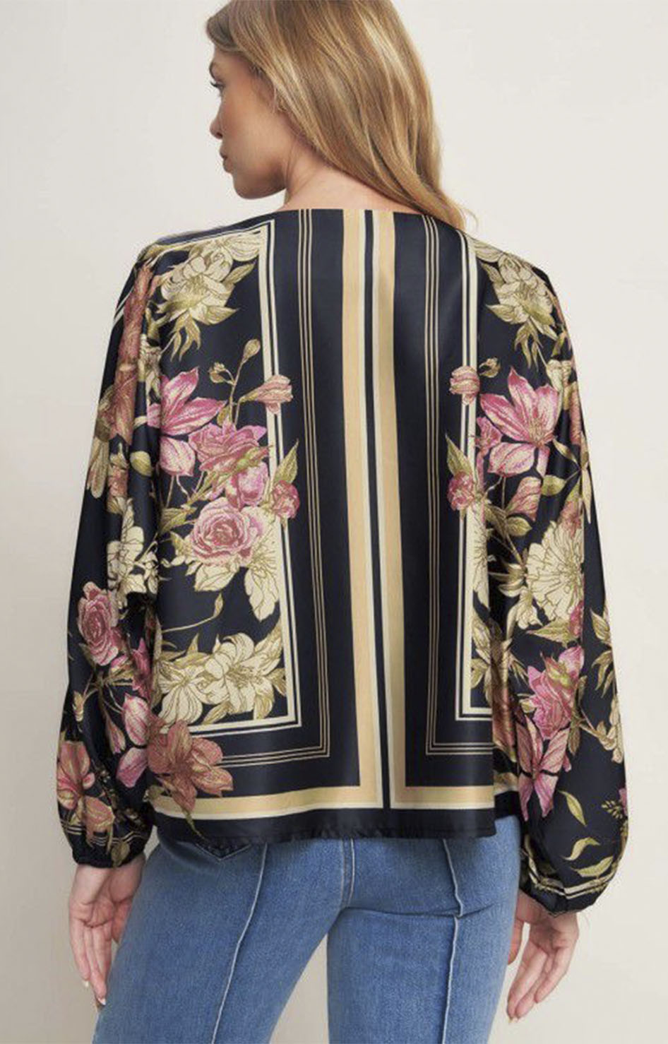 Blusa negra con flores - BLUSA Boutiquemirel 