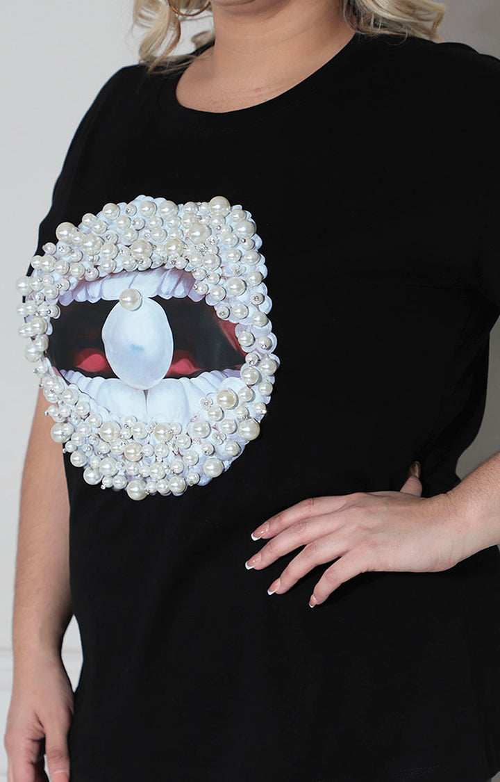 Blusa negra con perlas