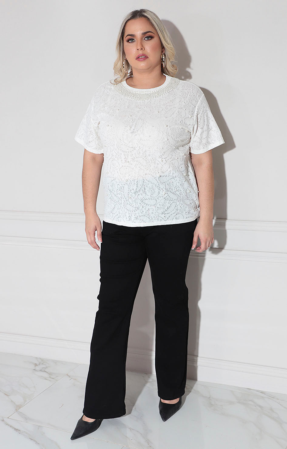 Blusa beige con perlas