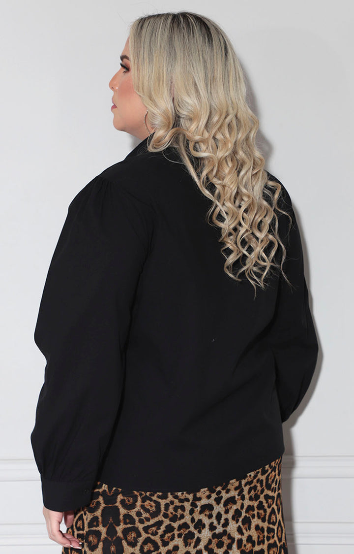 Blusa negra de botones