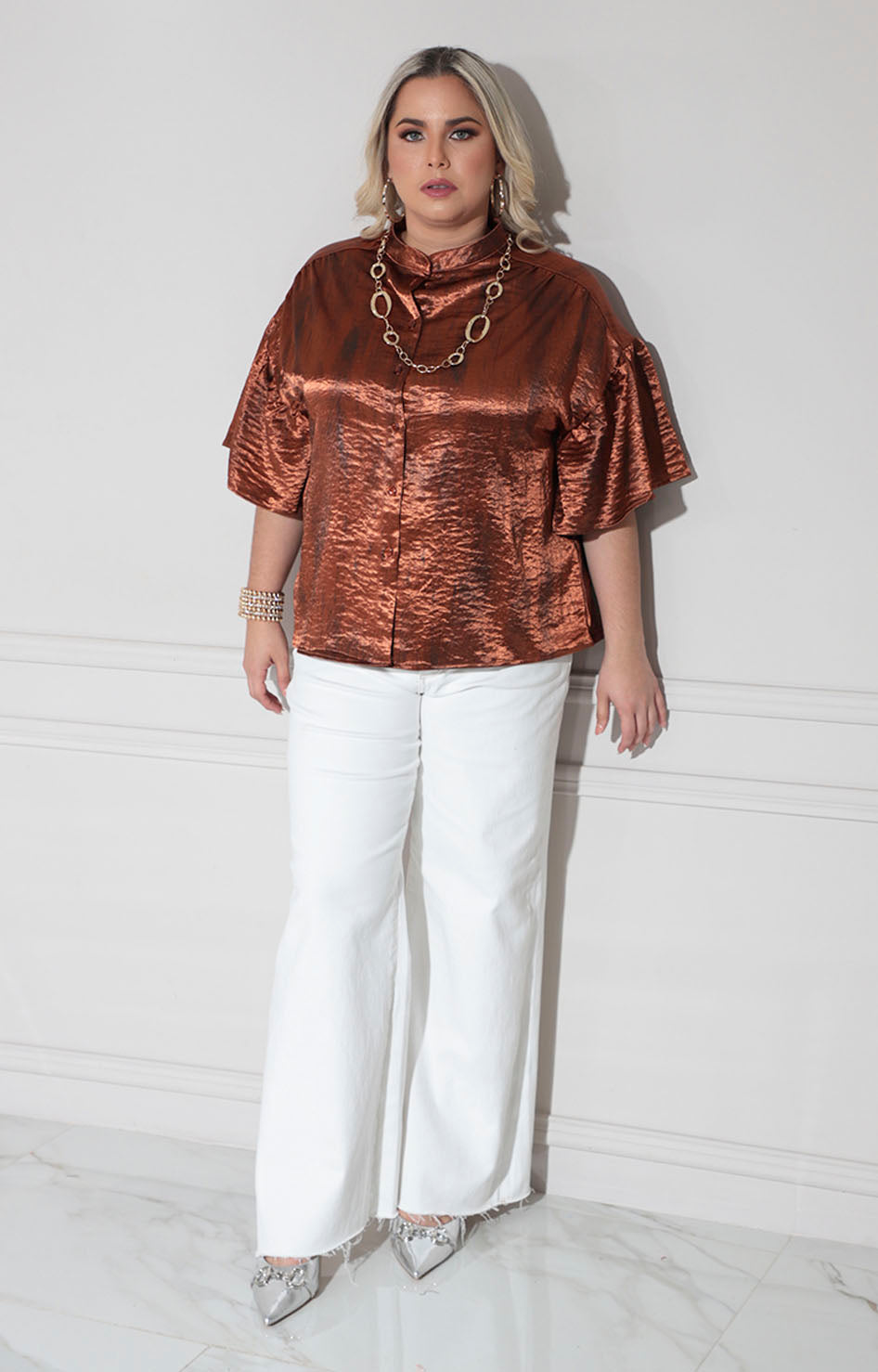 Blusa café con botones