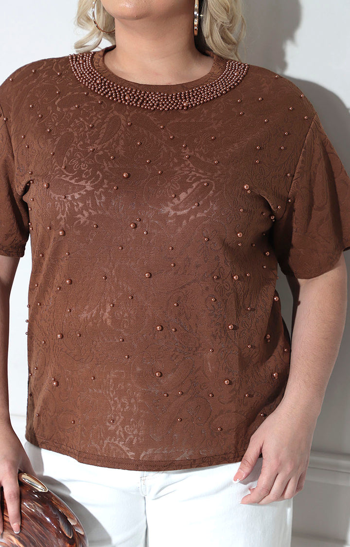 Blusa café con perlas