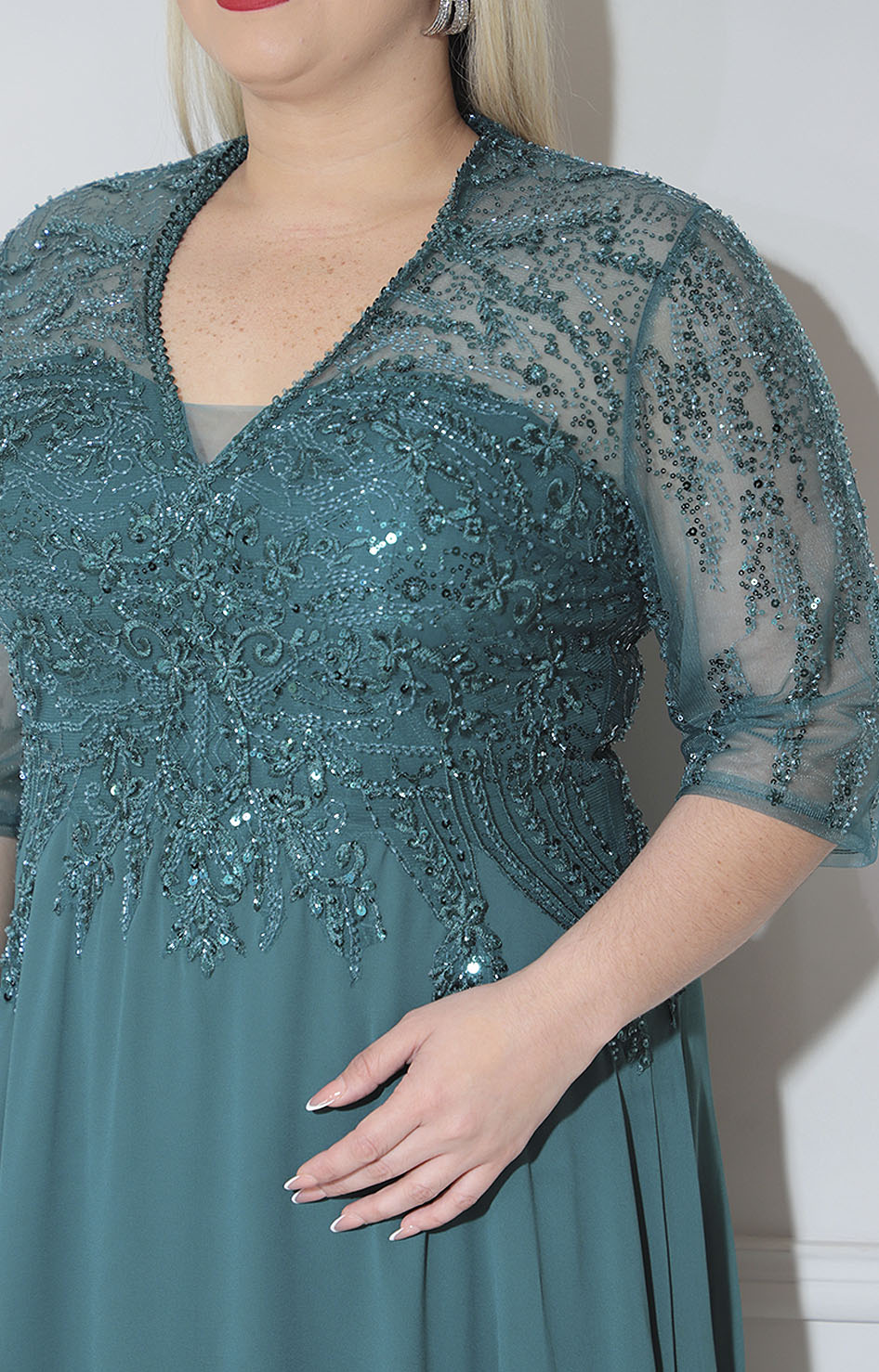 Vestido verde con pedrería