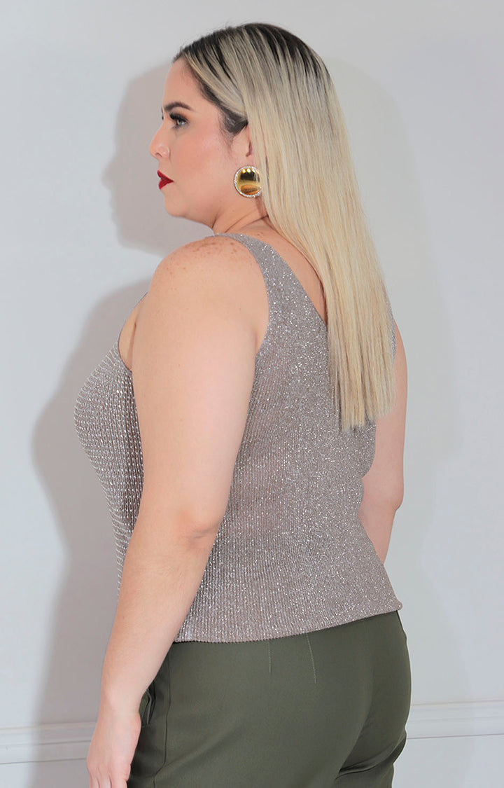 Blusa café brillosa