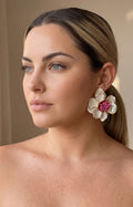 Aretes de flor blanca