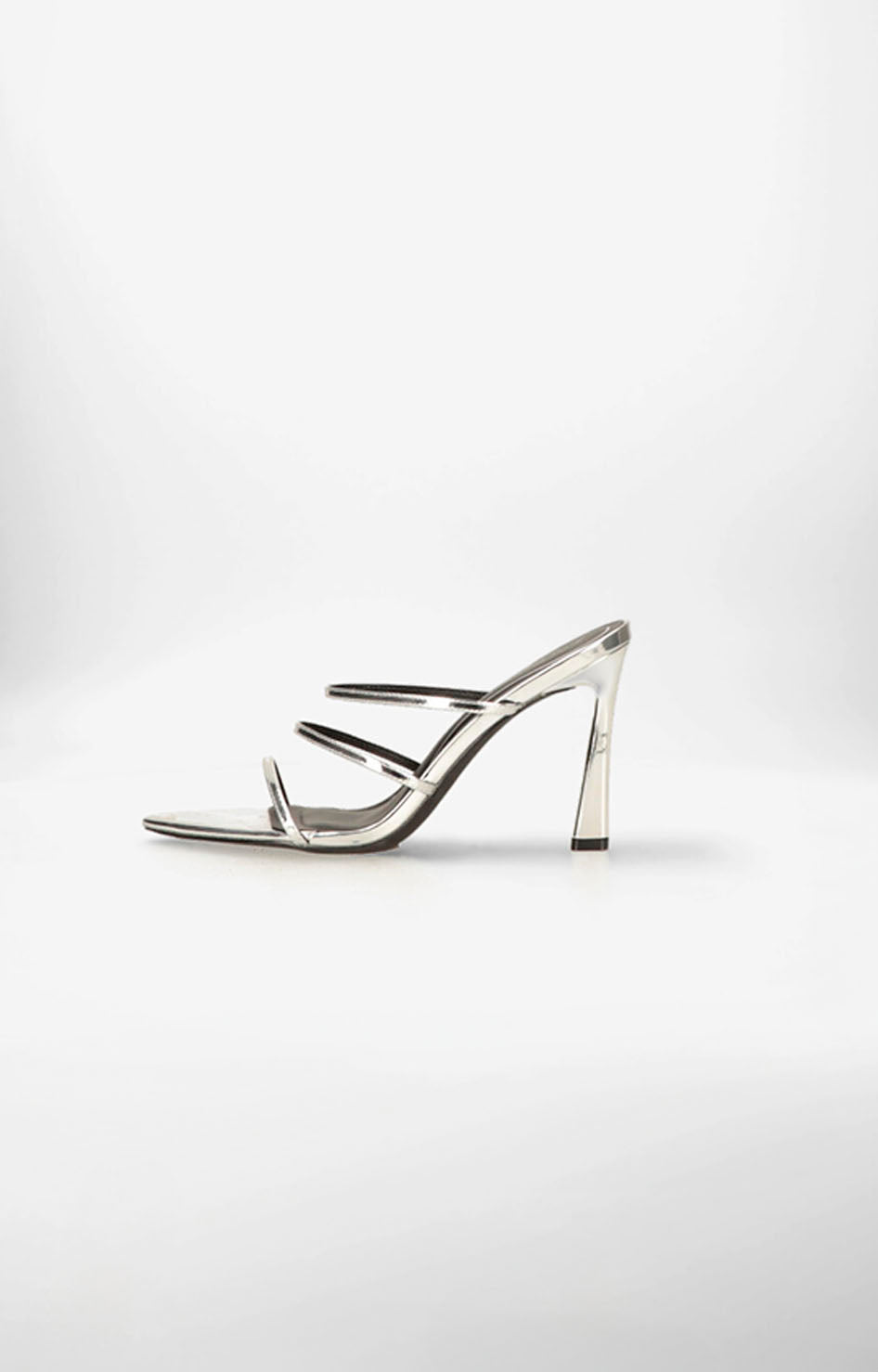 Zapatilla plata con lasos plata - ZAPATILLA Boutiquemirel 