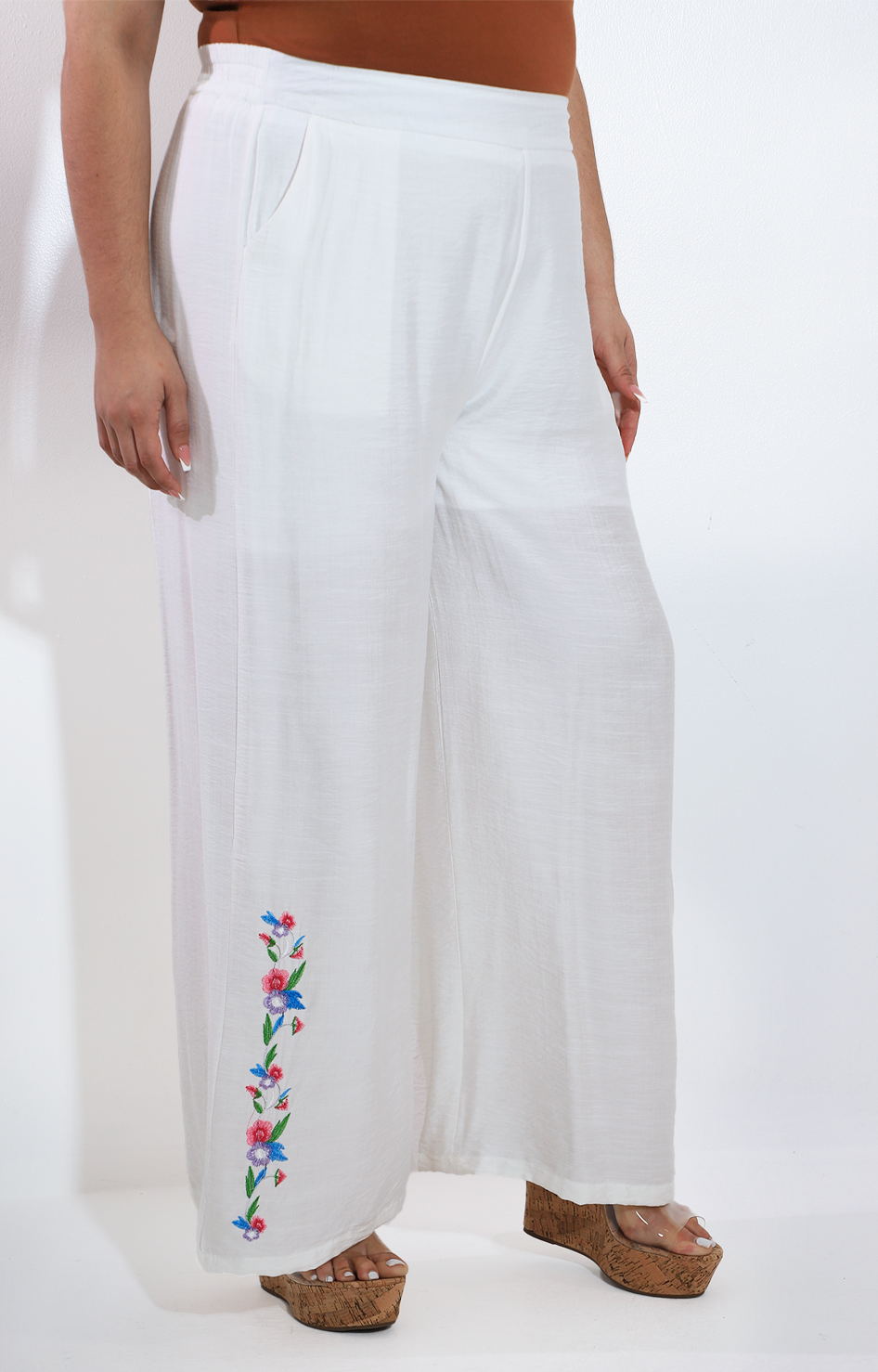 Pantalon blanco amplio con bordado inferior - PANTALON Boutiquemirel 