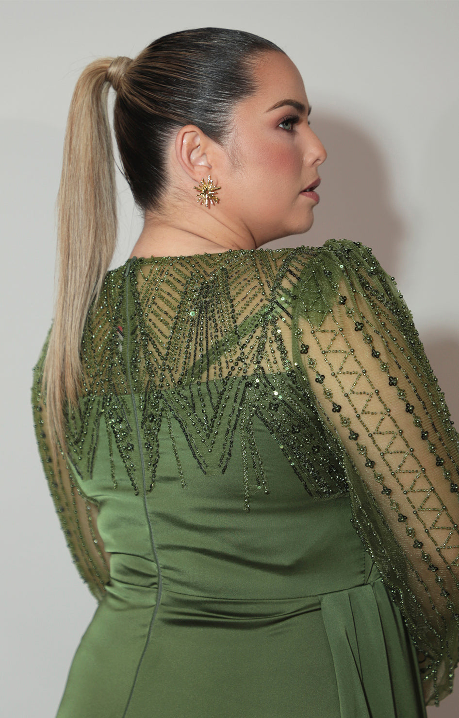 Vestido verde con transparencia y brillos de manga larga - VESTIDO Boutiquemirel 
