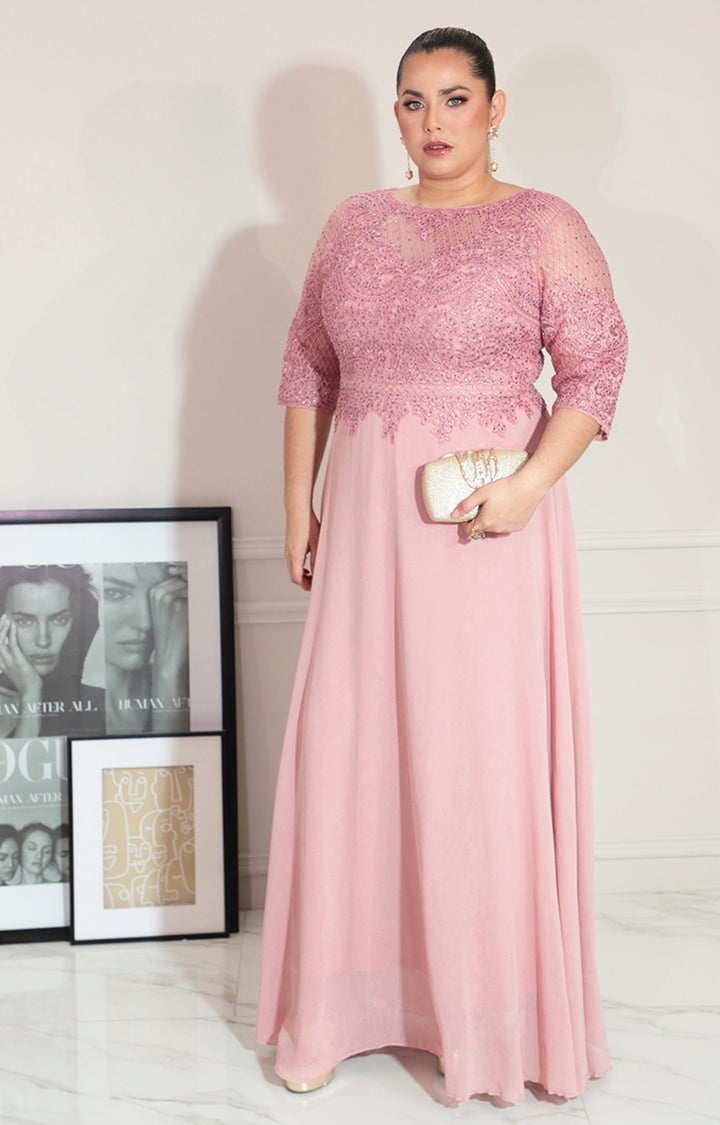 Vestido rosa con bordado y brillos con manga 3/4