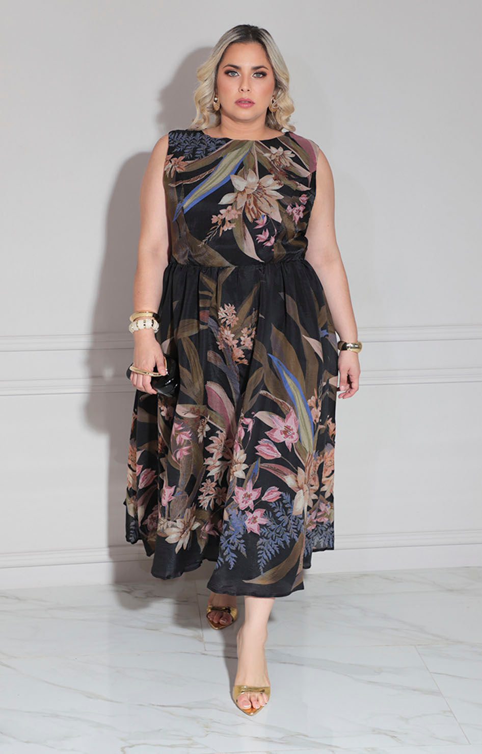 Vestido negro con flores