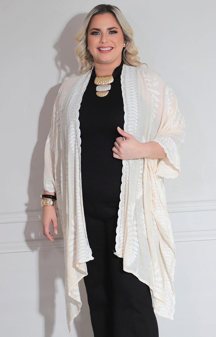 Kimono crema bordado