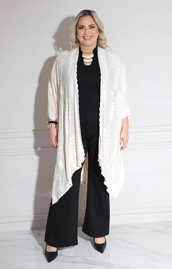 Kimono crema bordado