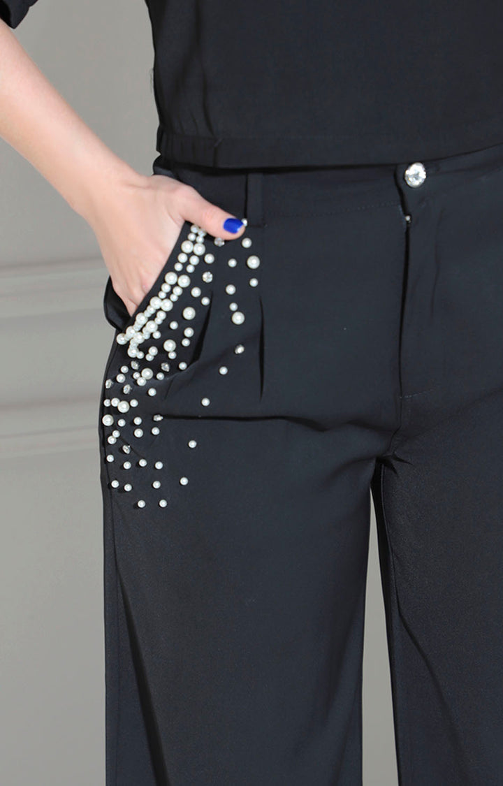 Pantalón negro con perlas