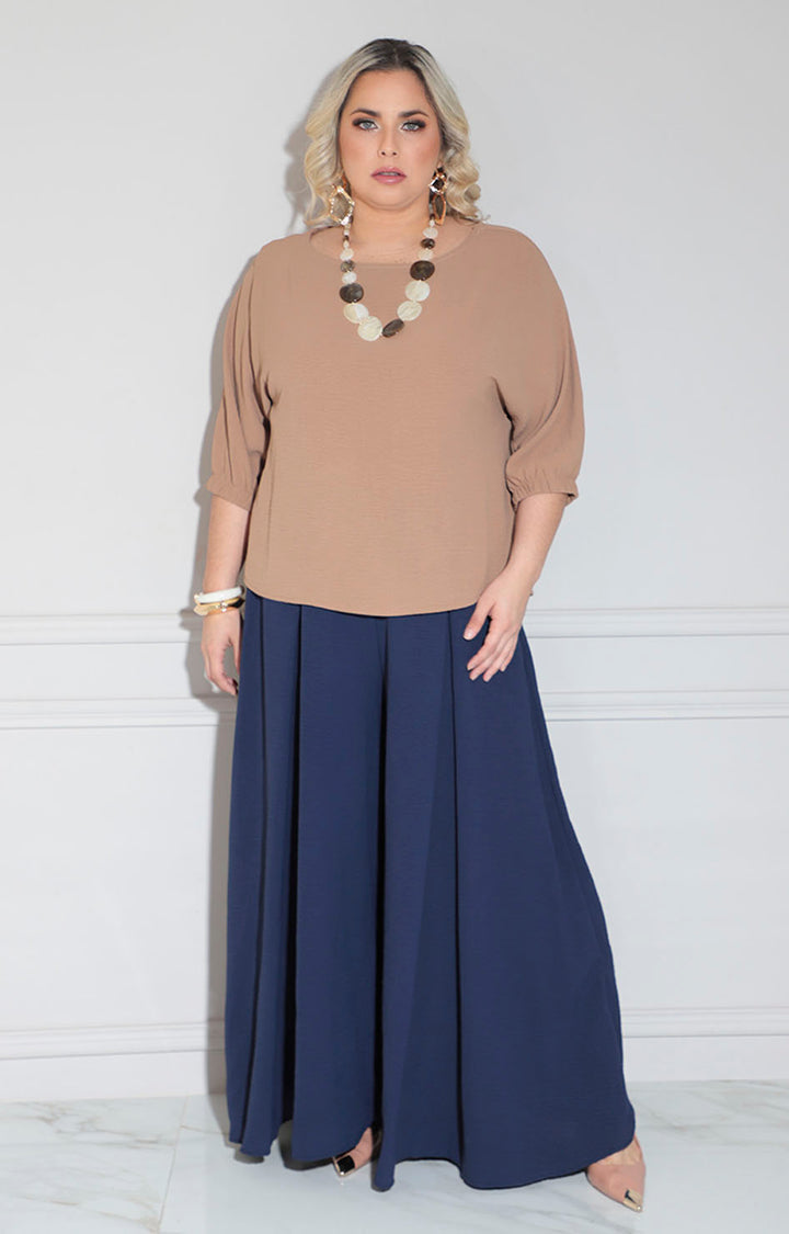 Blusa beige con collar