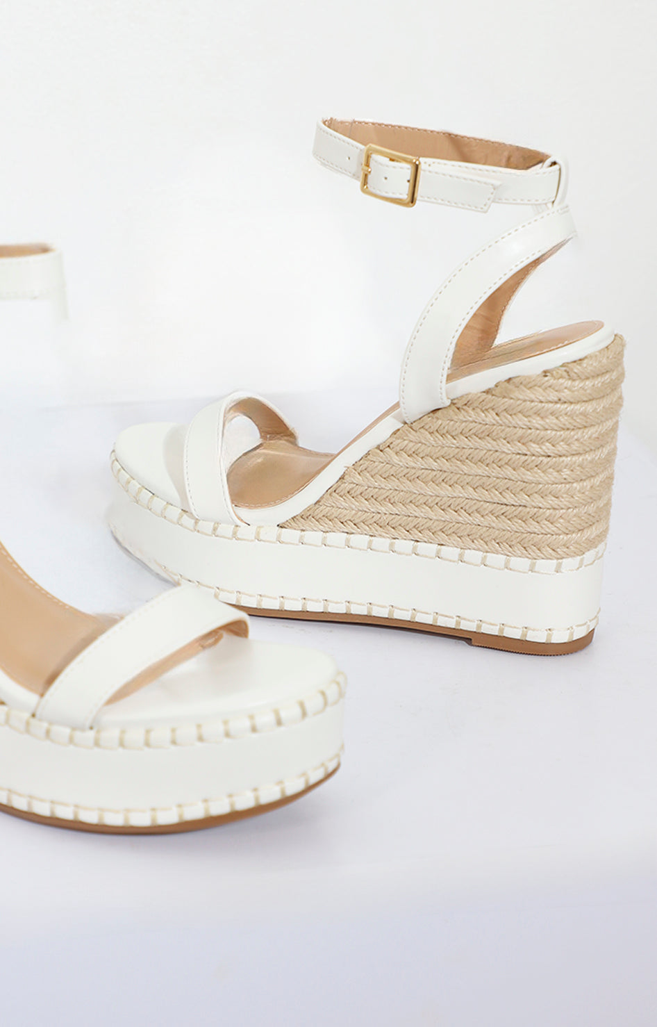 Plataforma blanca con fibra natural - PLATAFORMAS Boutiquemirel 