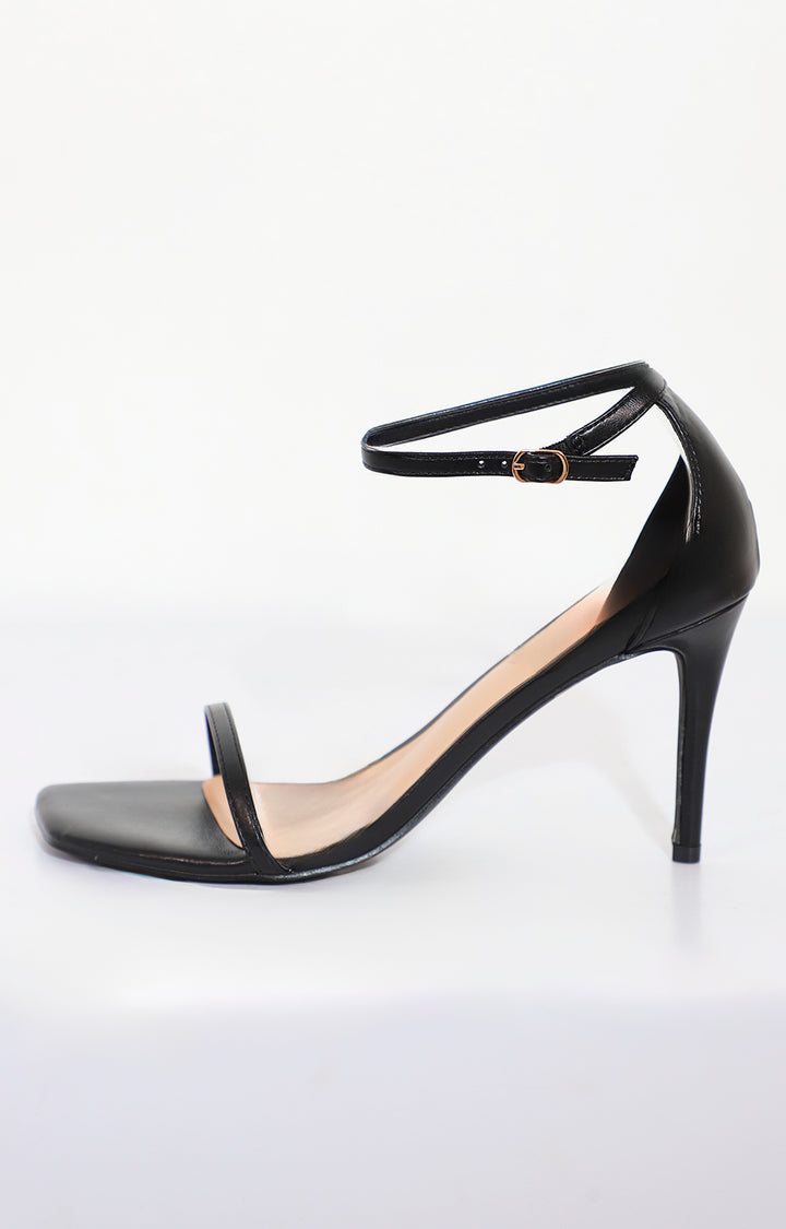 Zapatilla negra de tiras - ZAPATO Boutiquemirel 