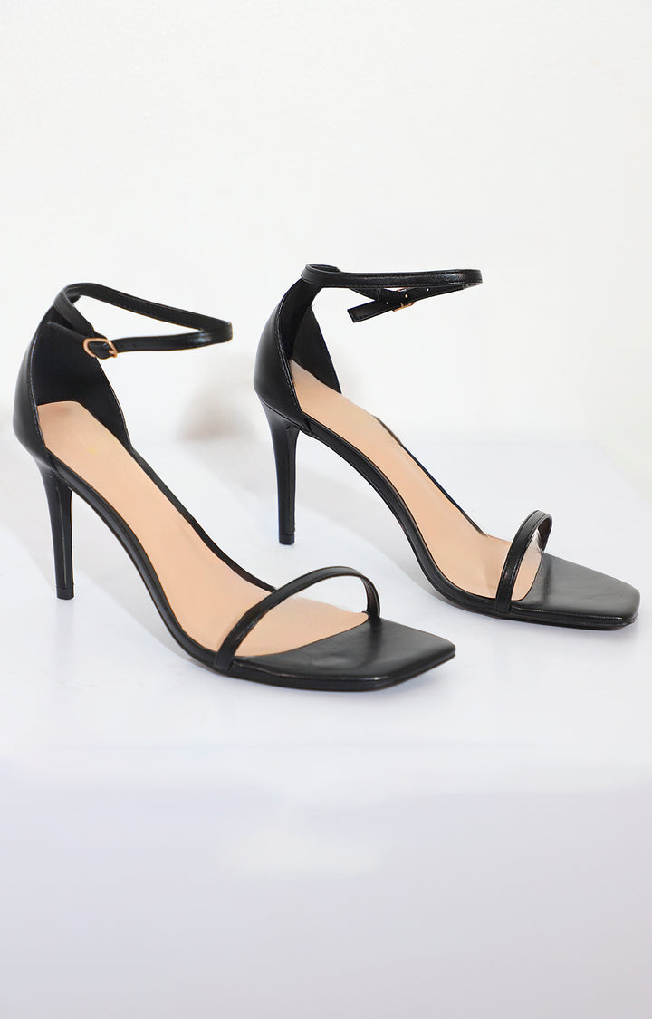 Zapatilla negra de tiras - ZAPATO Boutiquemirel 