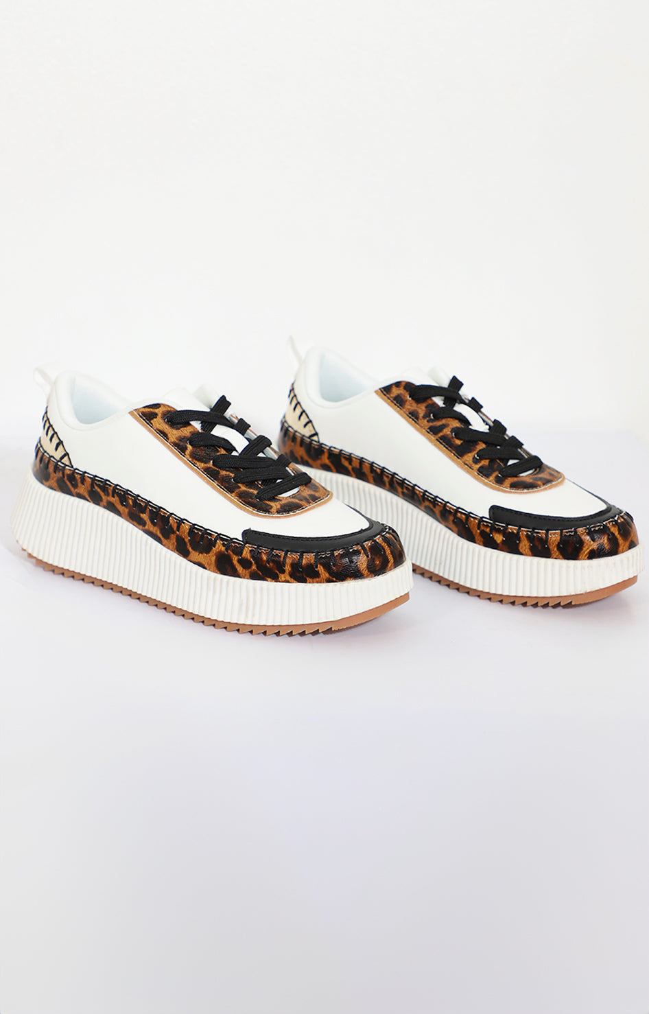 Tenis blancos con print - TENIS Boutiquemirel 