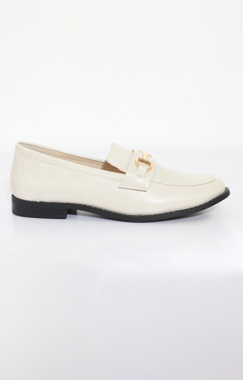 Mocasines beige con hebilla dorada - FLATS Boutiquemirel 